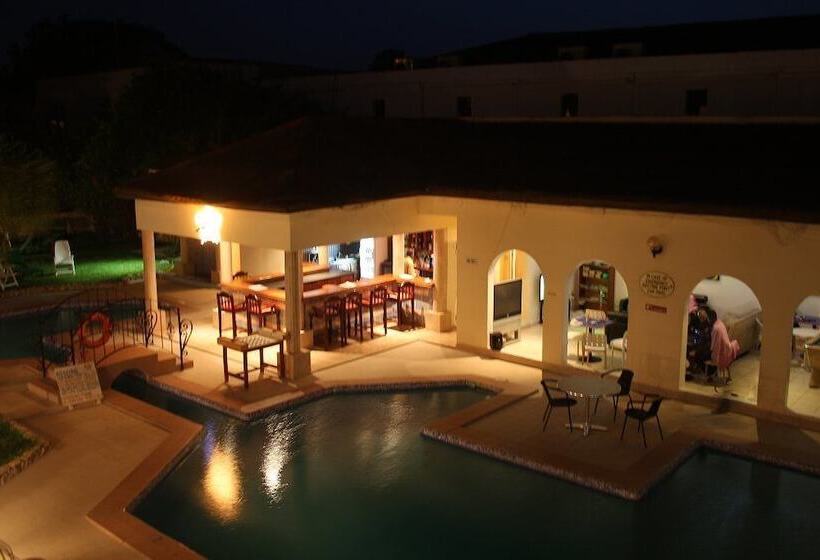 هتل Seaview Gardens