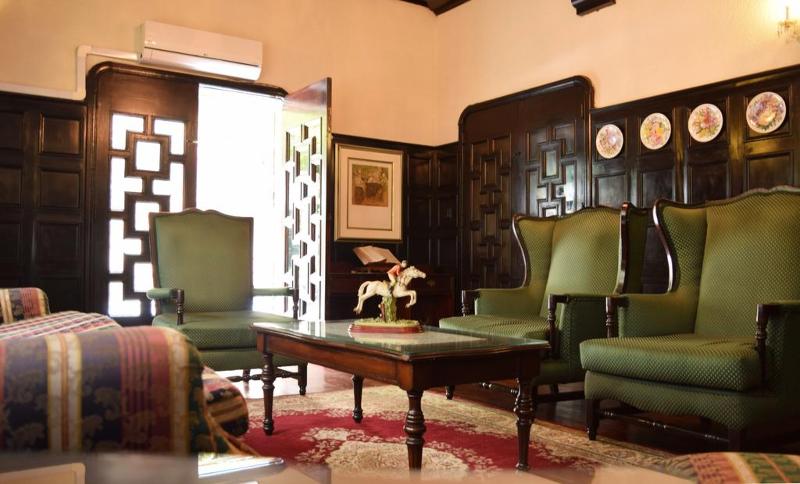 Отель Stein Colonial