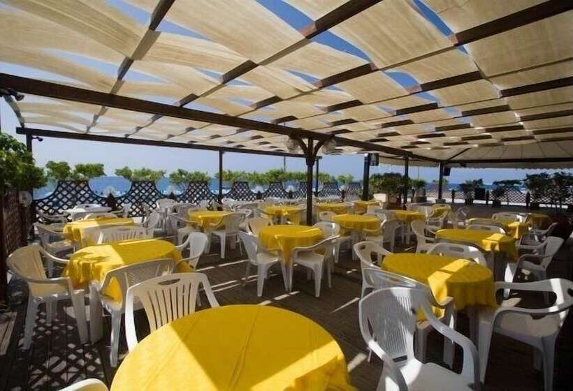 هتل Stella Marina