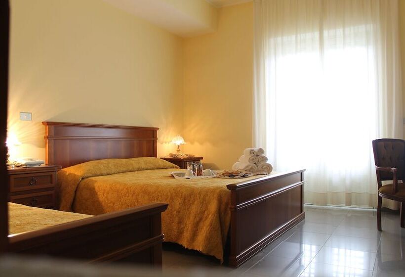 هتل Stella Marina