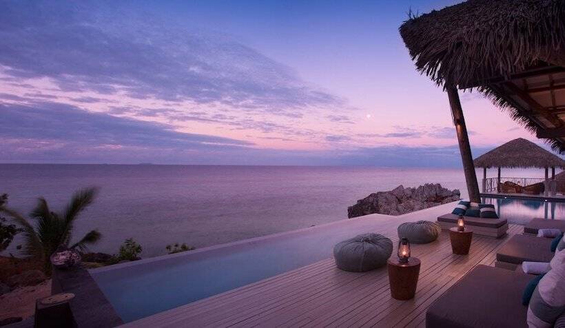 هتل Tadrai Island Resort