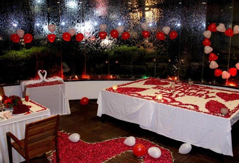 호텔 The Fern Residency  Rajkot