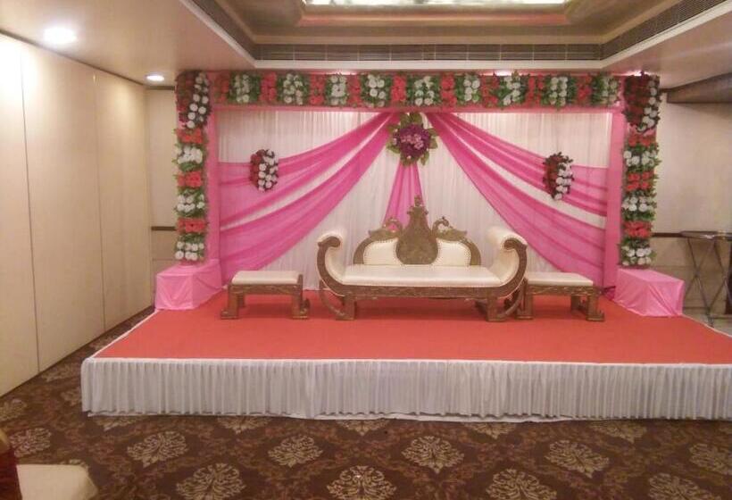 호텔 The Fern Residency  Rajkot