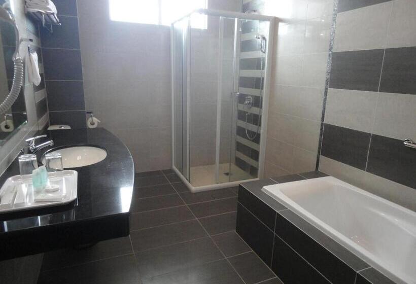 Отель The Pavilion