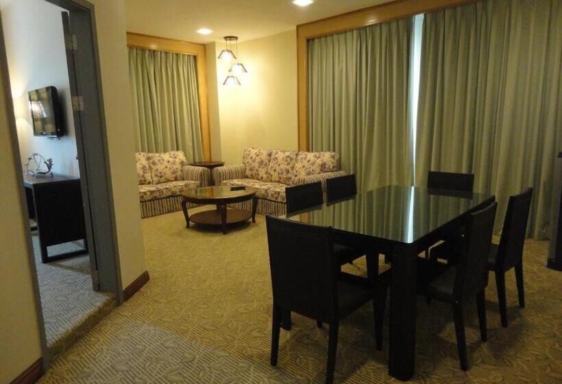 Отель The Pavilion