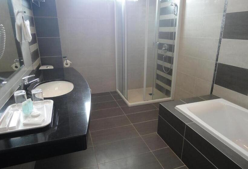 Отель The Pavilion