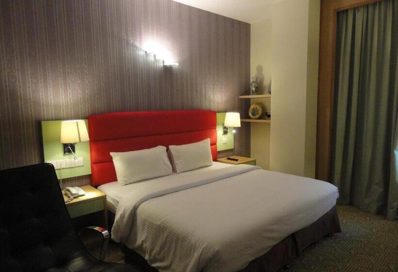 Отель The Pavilion