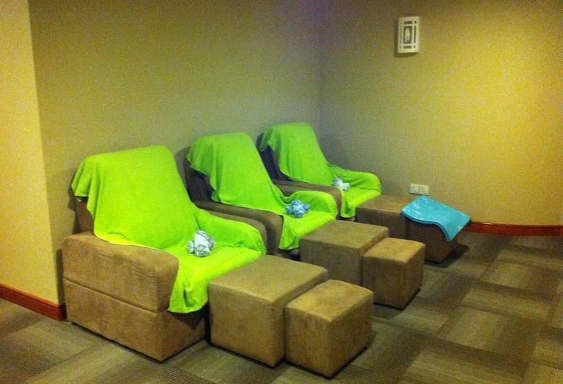 Отель The Pavilion