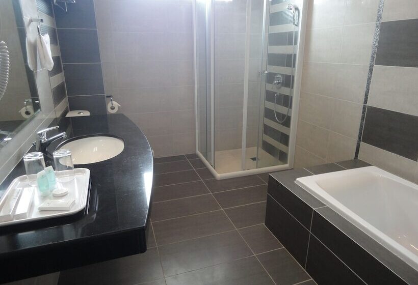 Отель The Pavilion