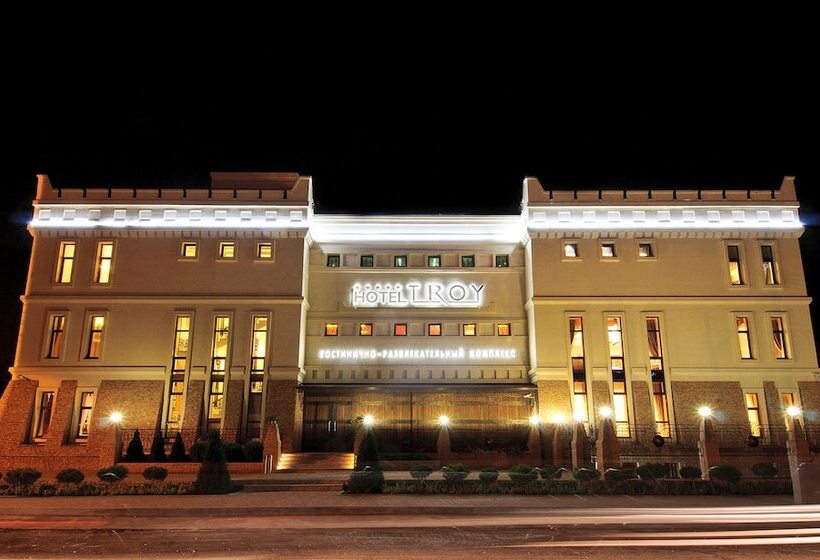 هتل Troy
