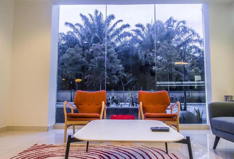 Tune Hotel Klia Aeropolis