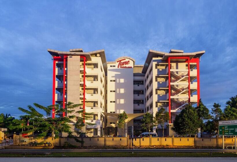 Tune Hotel Klia Aeropolis
