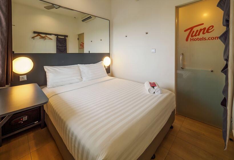 Tune Hotel Klia Aeropolis