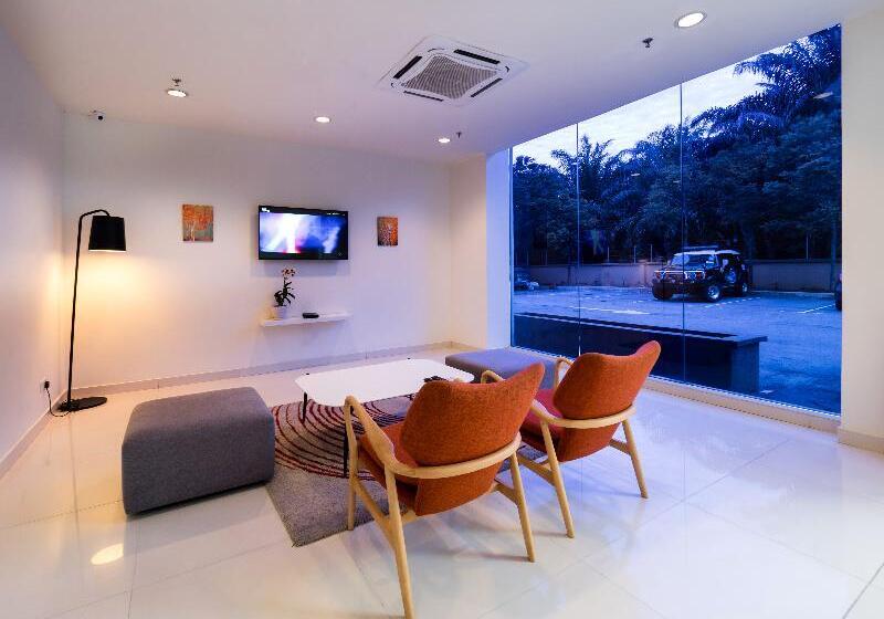 Tune Hotel Klia Aeropolis