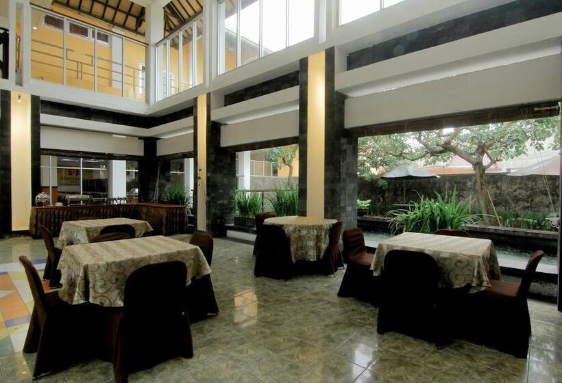 Отель University