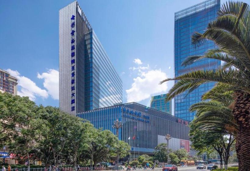 هتل Wyndham Grand Plaza Royale Colorful Yunnan