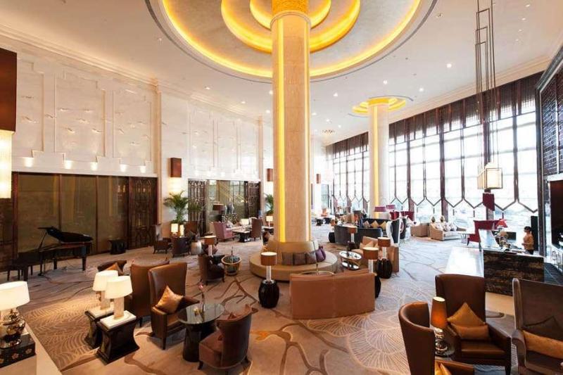 هتل Wyndham Grand Plaza Royale Colorful Yunnan