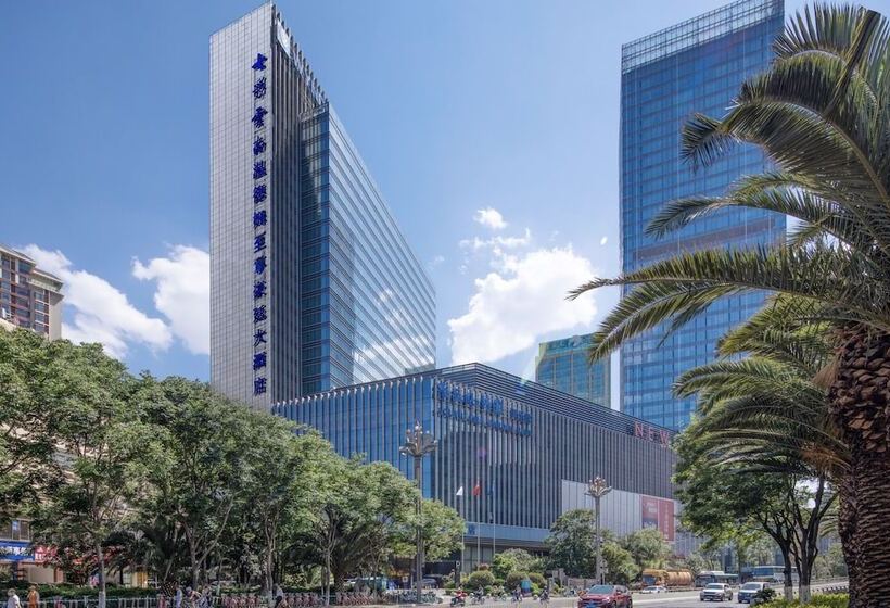 هتل Wyndham Grand Plaza Royale Colorful Yunnan