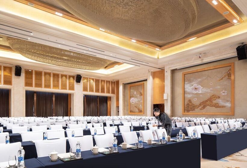 호텔 Wyndham Grand Plaza Royale Colorful Yunnan