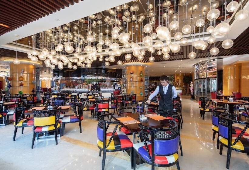 هتل Wyndham Grand Plaza Royale Colorful Yunnan