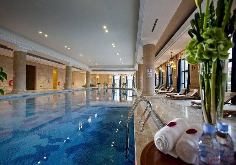 فندق Your World International Conference Centre