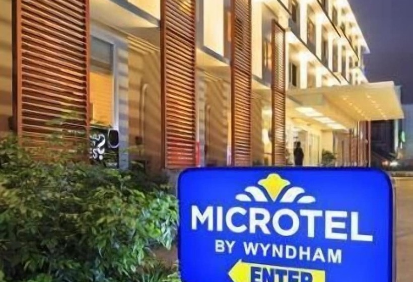 Microtel By Wyndham Acropolis