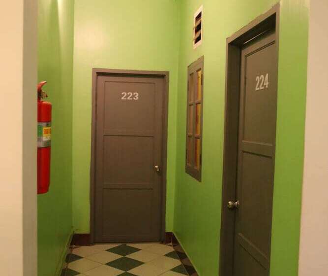 New Ihouse Hotel   Hostel