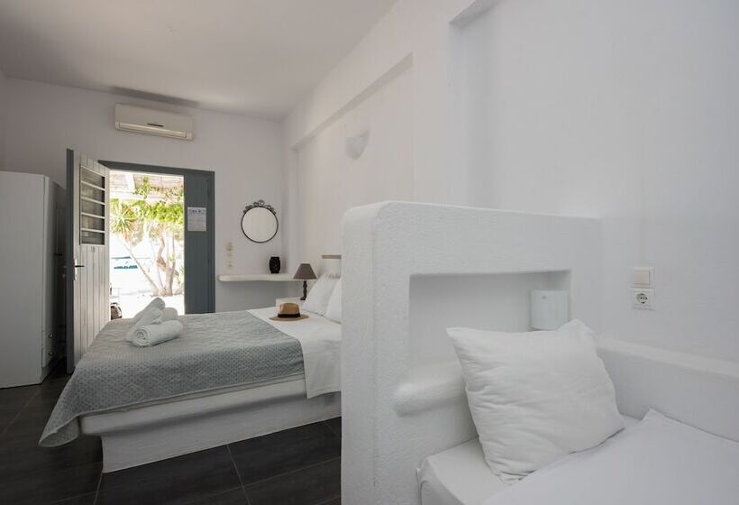 Ostria Studios & Apartments