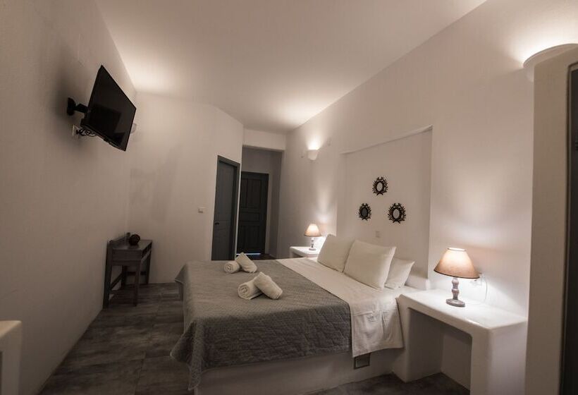 Ostria Studios & Apartments