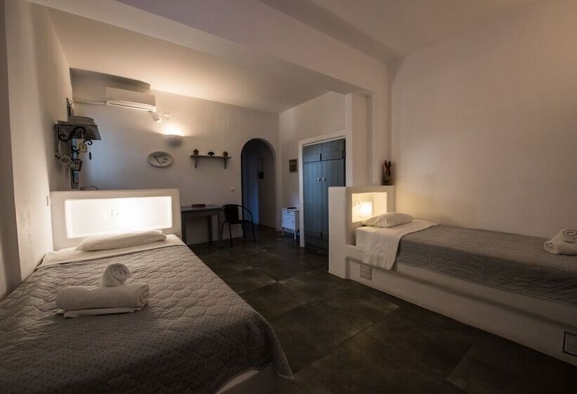 Ostria Studios & Apartments