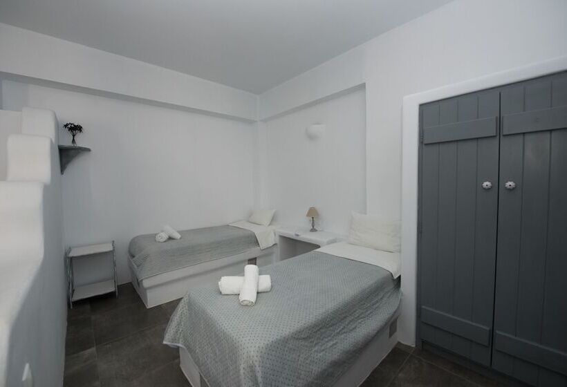 Ostria Studios & Apartments