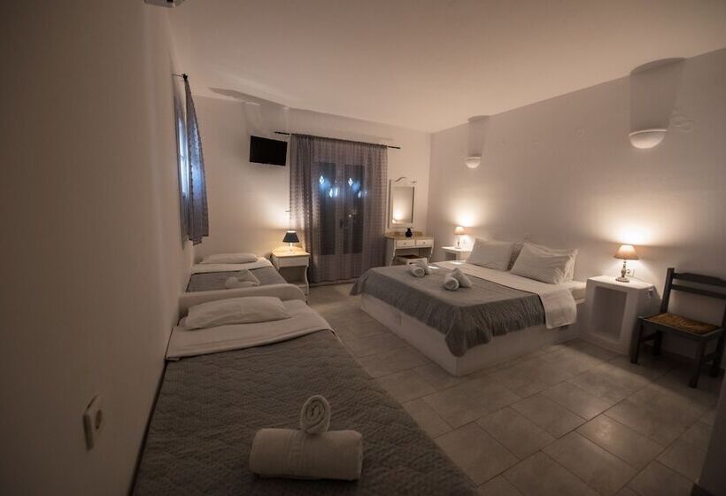 Ostria Studios & Apartments