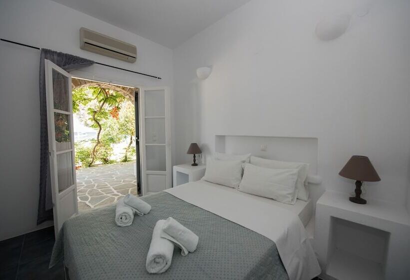 Ostria Studios & Apartments