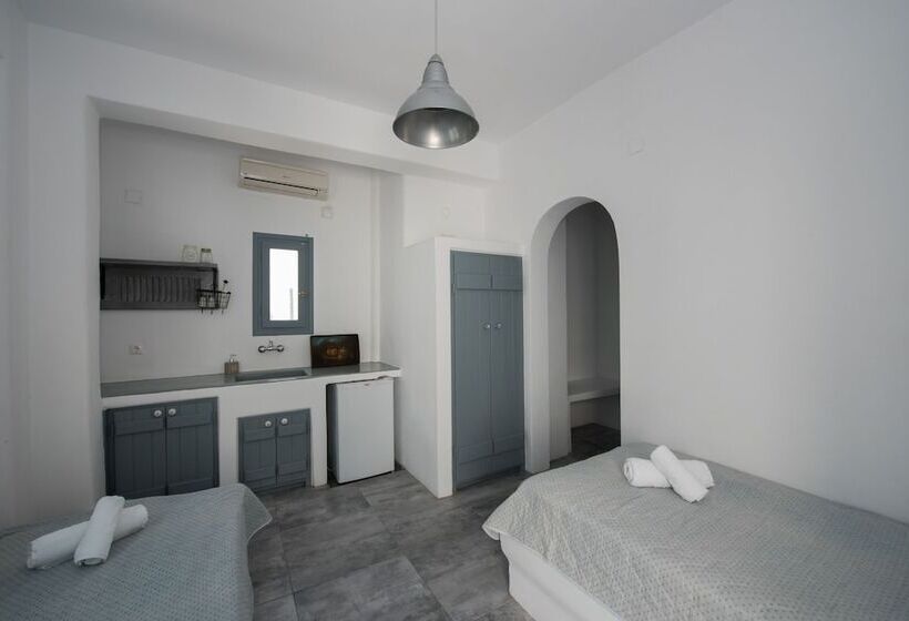 Ostria Studios & Apartments