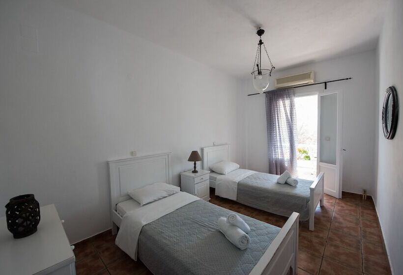 Ostria Studios & Apartments