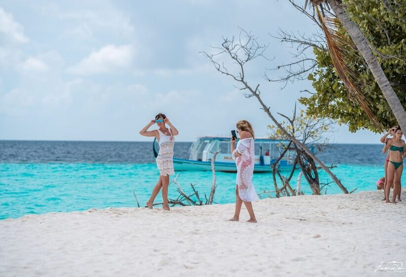 پانسیون Ukulhas Beach Inn