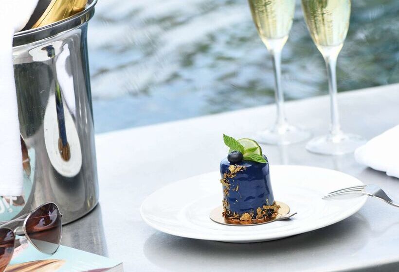 Radisson Blu Poste Lafayette Resort & Spa