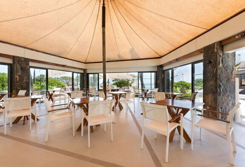 Radisson Blu Poste Lafayette Resort & Spa