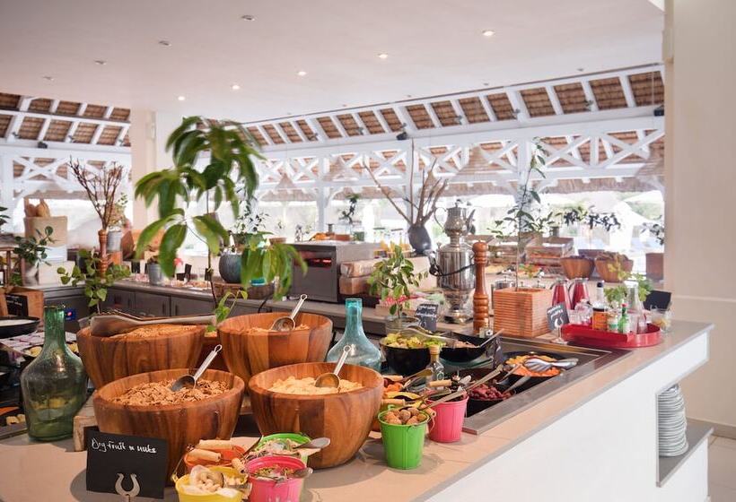 Radisson Blu Poste Lafayette Resort & Spa