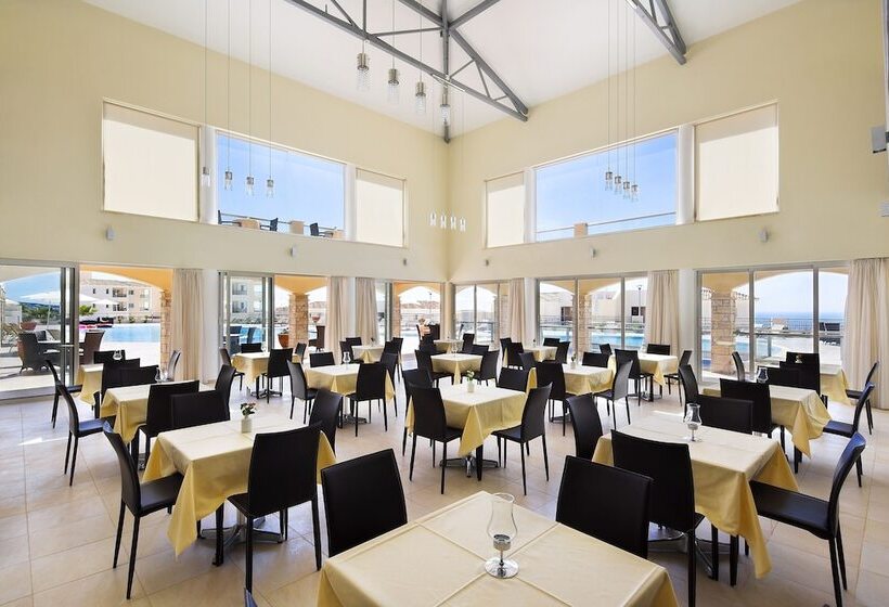 אתר נופש Club St. George