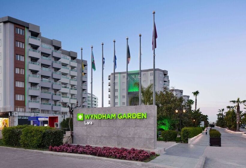استراحتگاه Wyndham Garden Lara