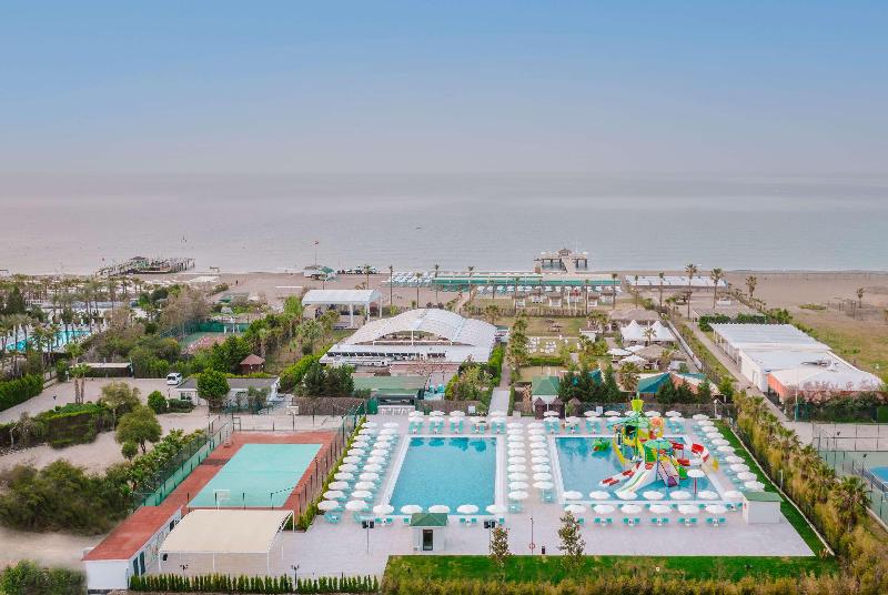 استراحتگاه Wyndham Garden Lara