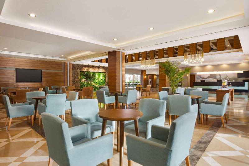 استراحتگاه Wyndham Garden Lara