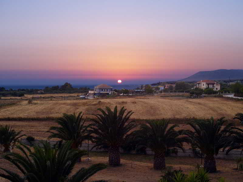 Sunny Studios & Apartments