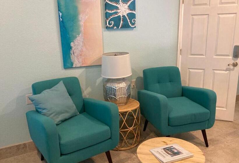 3gulls Inn Ozona Boutique Hotel Steps From Restaurants & Brewery Swimspa Pool Pet Friendly