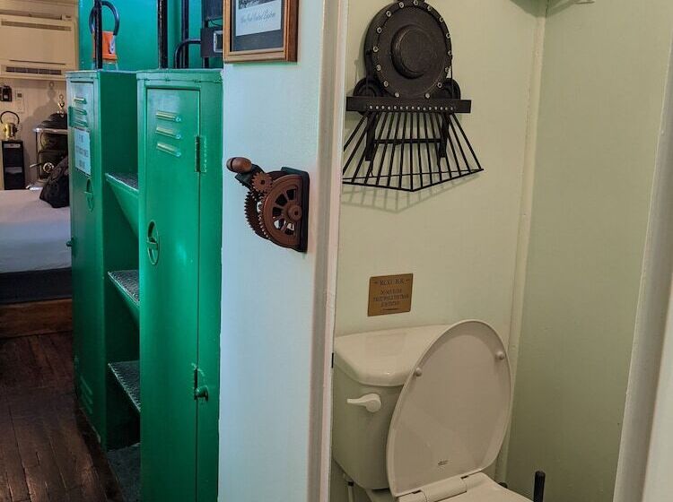 فندق صغير Olympic Railway Inn