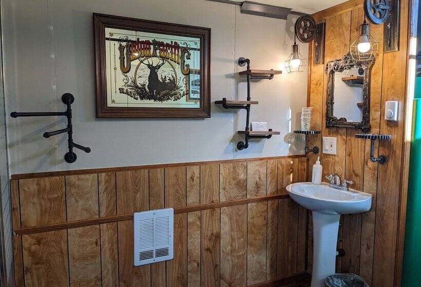 فندق صغير Olympic Railway Inn