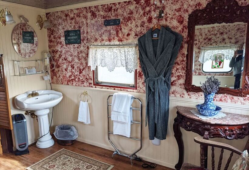 فندق صغير Olympic Railway Inn