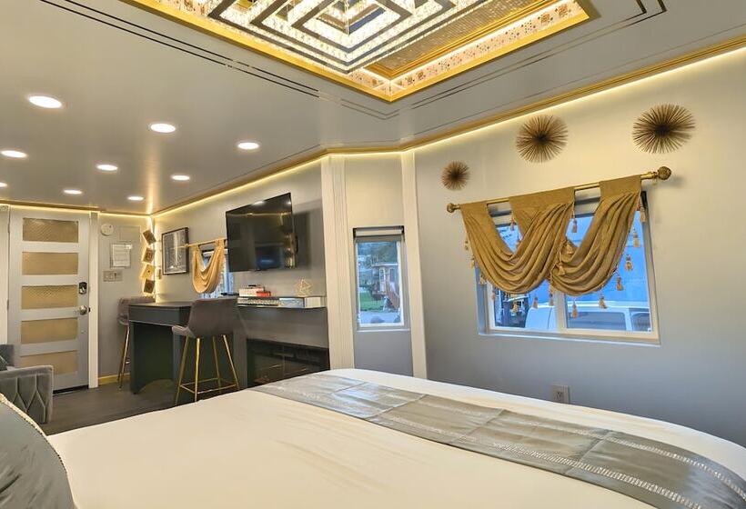 فندق صغير Olympic Railway Inn