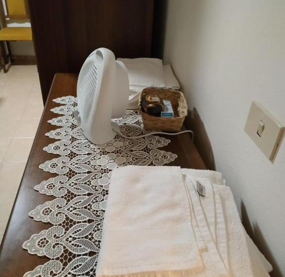 تختخواب و صبحانه Garden Relais